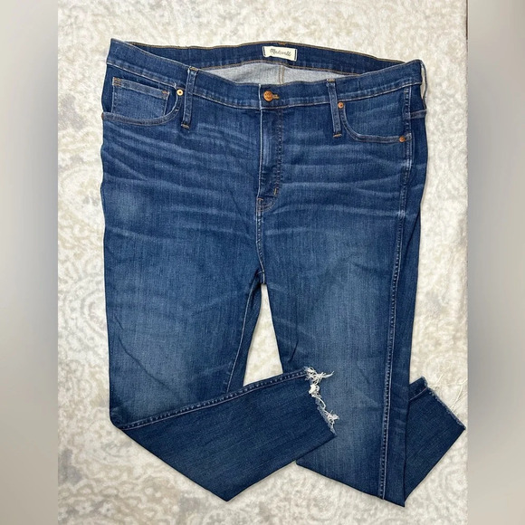 Madewell 9” High Rise Skinny Raw Hem Jeans - Picture 2 of 9